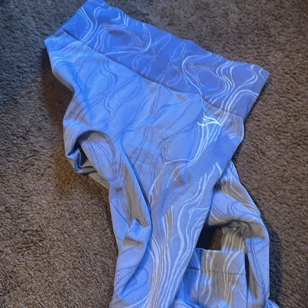 Gymshark leggings - Picture 2 of 3